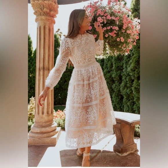 Ivy City Co Sicily White Lace Dress with Champagne Lining Size small bridal wed - Picture 12 of 12